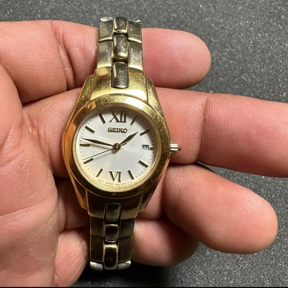 Vintage Seiko Quartz Watch Women Round Gold Tone Date Just Roman Numeral - Picture 1 of 9